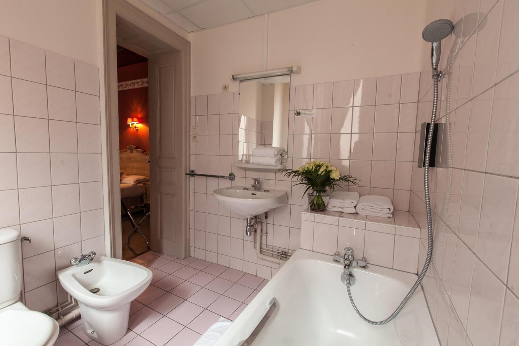 Brit Hotel Bristol Montbeliard Centre Εξωτερικό φωτογραφία